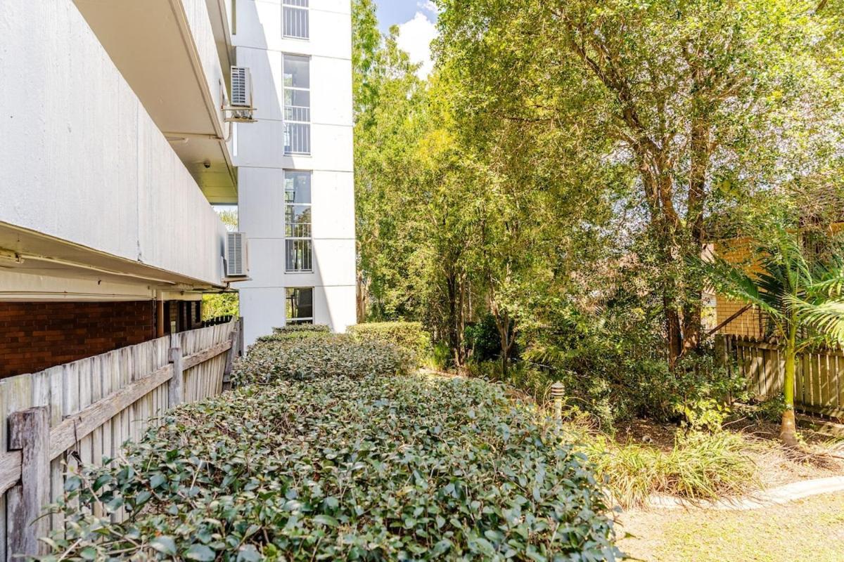 Mid Century Pad 1bed 1bath 1car 10 Mins To Cbd * Brisbane
