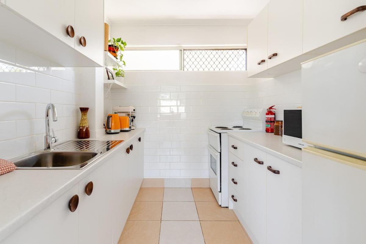 Mid Century Pad 1bed 1bath 1car 10 Mins To Cbd Apartment Brisbane
