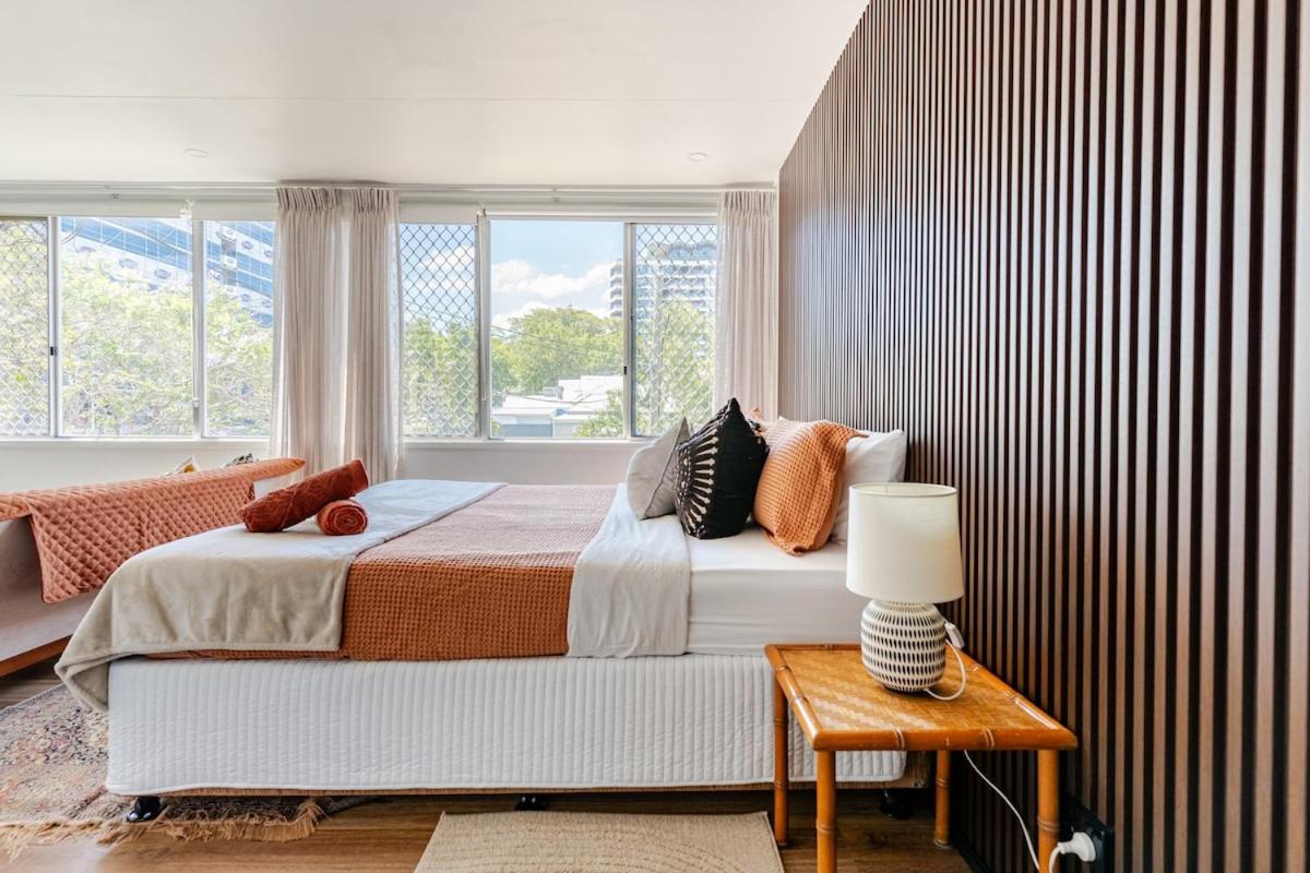 Mid Century Pad 1bed 1bath 1car 10 Mins To Cbd Apartment *
