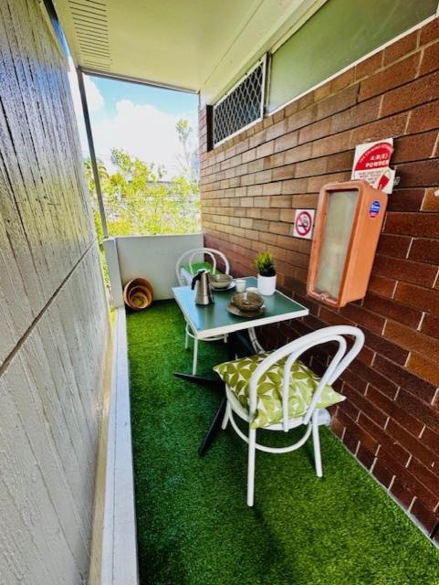 Mid Century Pad 1bed 1bath 1car 10 Mins To Cbd Apartment